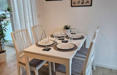 Stilvoll-möbliertes Apartment - Photo 3