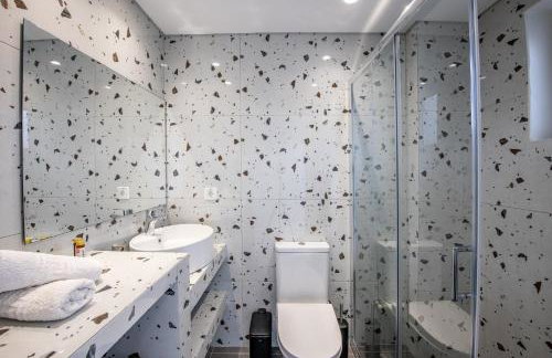 Avouris 2 Bedroom Apartment & Studios - Photo 5