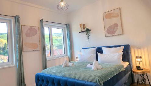 Black Forest -5- I Design-Apartment I 2 Etagen I Terrasse & Balkon mit Ausblick I Boxspring I Nespresso - Foto 2