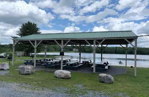 Poconos Retreat Hot Tub, Pool, Theater EV chrg & more - Foto 59