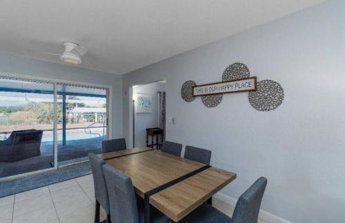 "Canal Dreams" 3 BR2 BA pool home on the canal - Foto 42