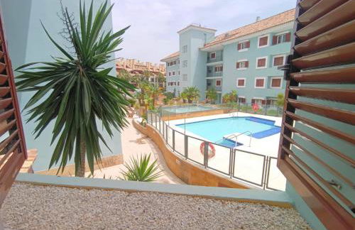 Charming 3 Bedroom Apartment in Puerto Sotogrande - Foto 39