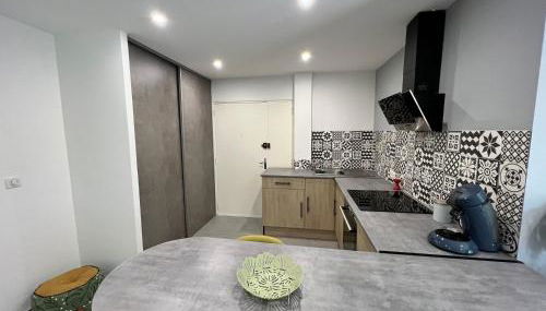 appartement Mondragon - Photo 3, stove