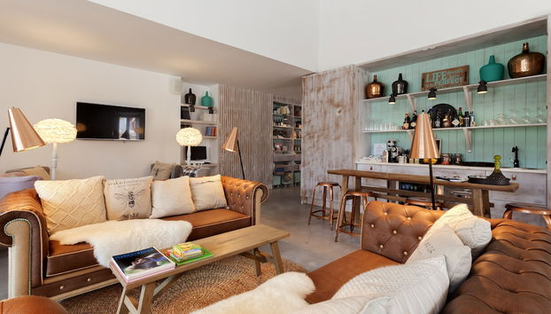 Coin salon dans le hall