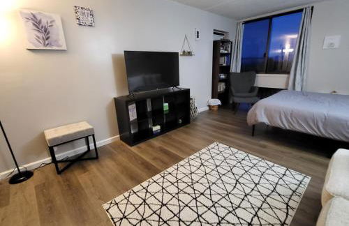 Cedar Lodge Condo with Lake Winnipesaukee Views; close to Weirs Beach!! - Foto 3