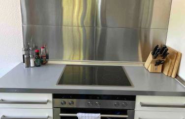 Airport Apartment für 4 - Smart TV - Küche - eCharger - Foto 16