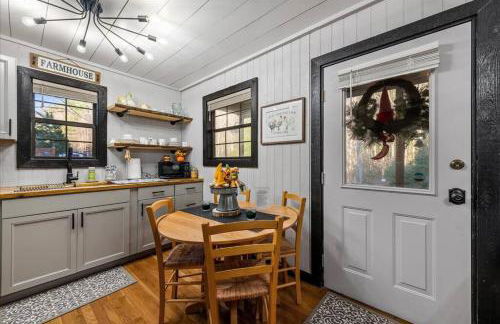 TNT II - Creek Front, Hot Tub, Fire Pit - Foto 28