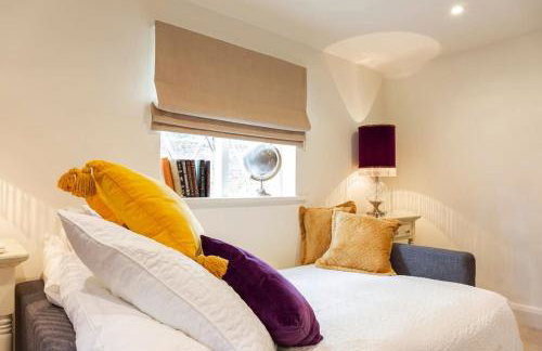 Dorney Windsor Legoland 5 Star Stay for upto 14 guests - Photo 34