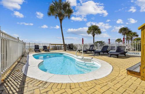 Just Beachy - 5 Bedroom Beach Front Home! Sleeps 20 Home by RedAwning - Foto 7