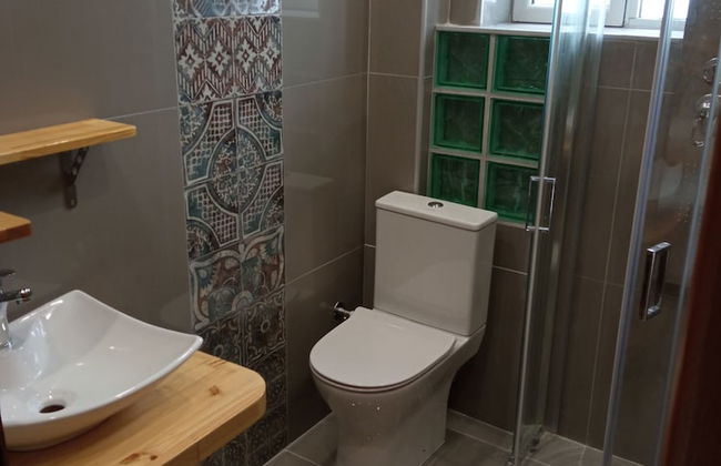 Agios Georgios - 2 Beds - Sleeps 5 - Free Parking - Foto 24