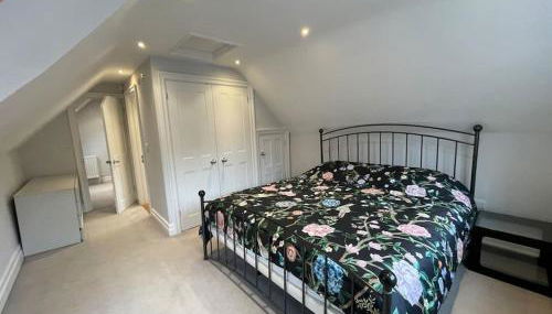 Charming & Cosy Town Centre Home with Parking - Foto 3