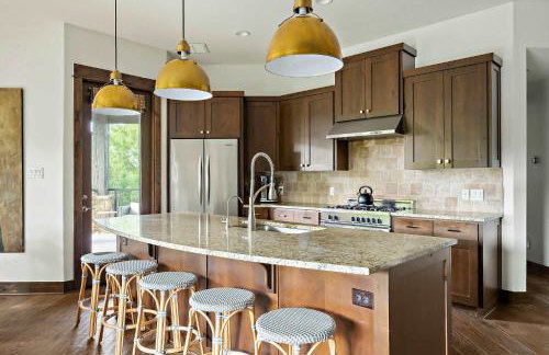 Lake Travis Luxe Villa - 4BR, Pickleball & BBQ - Foto 5