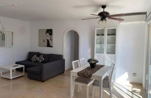 CYV Simple living near beach w pool in Fuengirola - Photo 22
