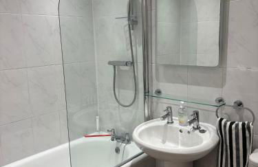 Taylor Close - Spacious Central Ferry Flat - Photo 30