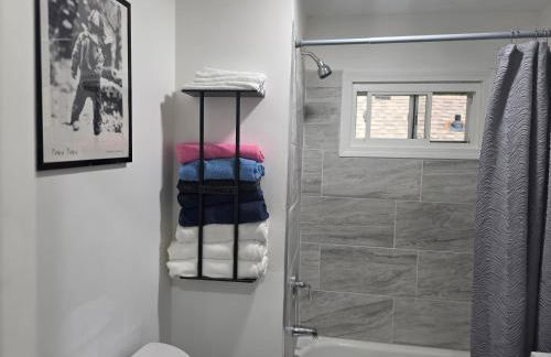 Charming 3 bedroom 2 bath home in Bloomfield with wishing well - Foto 50