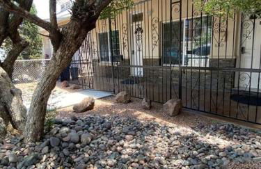 Close to All, Restfull, Cozy Duplex B in Downtown, UTEP, Hospitals - Foto 31