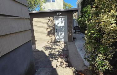 Newly Renovated Detached Studio apartment - Foto 10