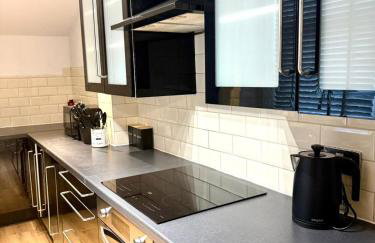 Modern and Comfy 3 Bed Manchester Home near Etihad, Coop Live Arena and Manchester City Centre - Foto 32