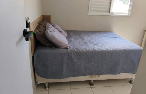 APARTAMENTO COM AR NA SALA e QUARTOS - Foto 19