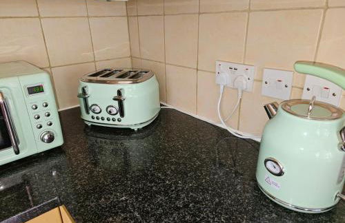 Charming Home with Private Balcony, on 1st floor, with 2 Bathrooms, 3 min walk to Earl's Court Station - Photo 20