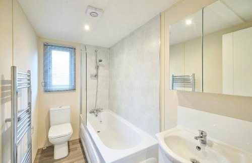 Nightingale Lodge with Hot Tub - Foto 10
