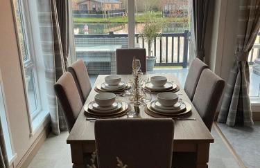 Kingfisher Lodge - Lakeside Lodge With Hot Tub - Foto 31