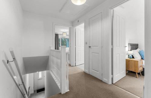 3 Bedroom house with 5 beds and Parking 18LW - Photo 13
