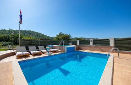 VILLA MILLA with private pool, jacuzzi, sauna, gym, max. 8 person - Photo 20