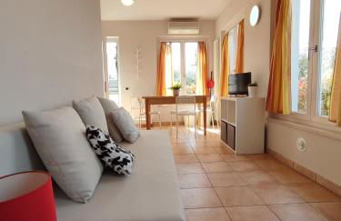 Nice apartments lake view & free parking - Photo 34