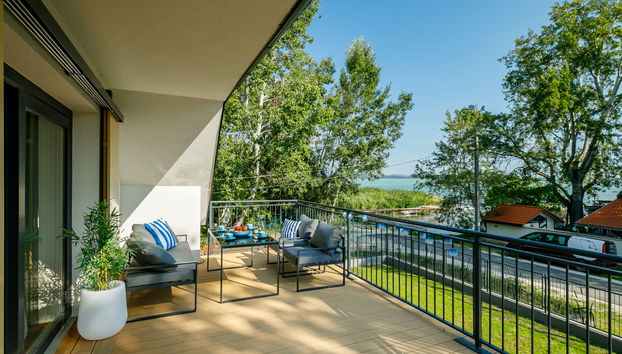 Erika - Photo 2, Terrace