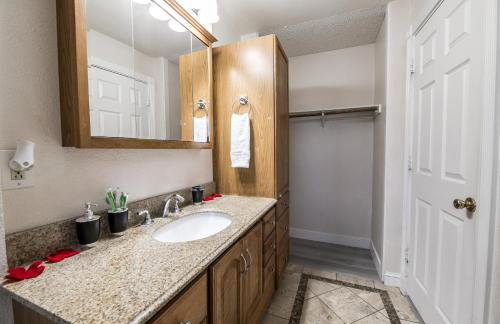 Private Oasis with Pool - Foto 17