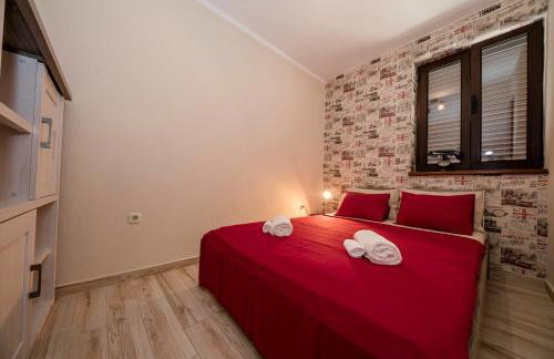 Apartments by the Beach with Pool and Lounge Beds - Miral Apartments - Foto 27