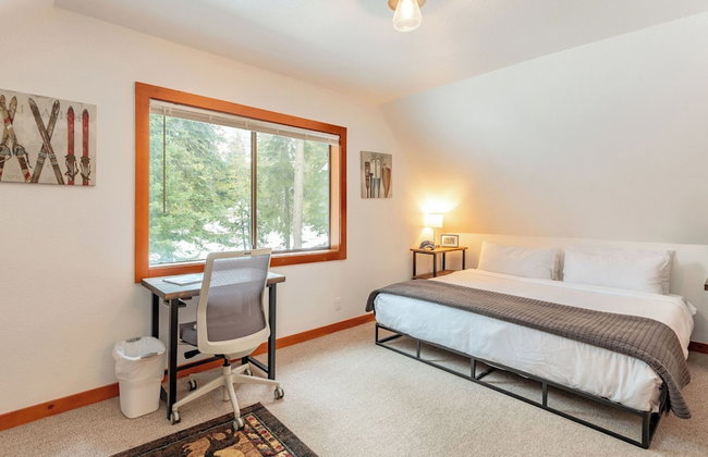 Minutes to Skiing & Lake Hot Tub, Fire Pit, Deck Indigo Owl by Avantstay - Foto 112