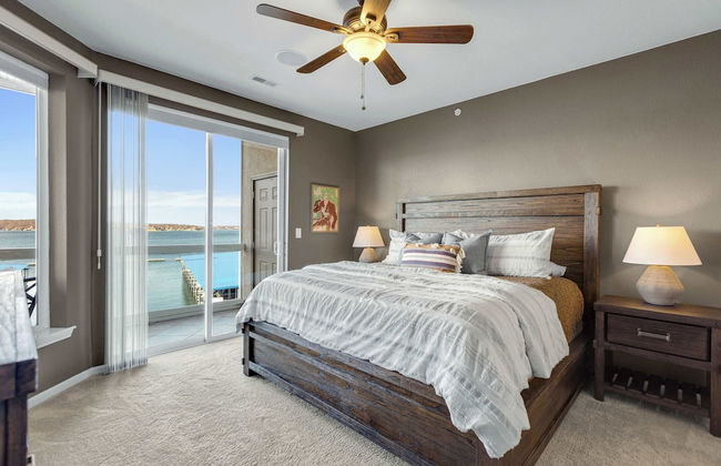 Panoramic Sunset Escape Waterfront Condo for 7! - Photo 9