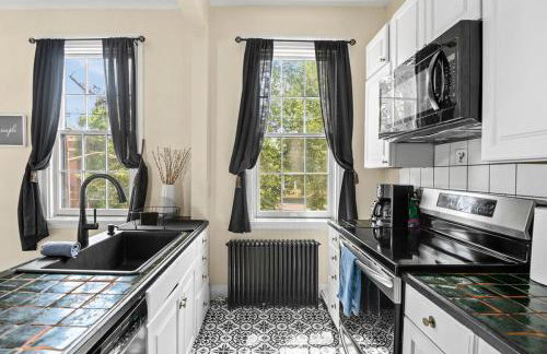 The 87th Townhome - Local Landmark Property - Foto 14