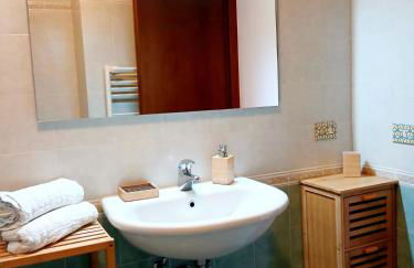 INCANTEVOLE CASA TOSCANA con travi in legno, ampia terrazza e vista sulle colline - Foto 38