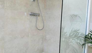 Sehr gut ausgestattetes Einfamilienhaus - Foto 5