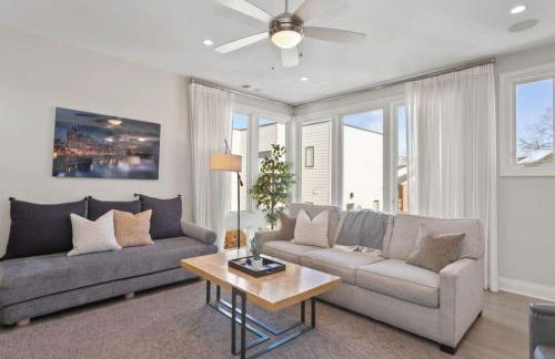 Downtown w Rooftop Deck 4 Bedrooms 3 Baths - Foto 9