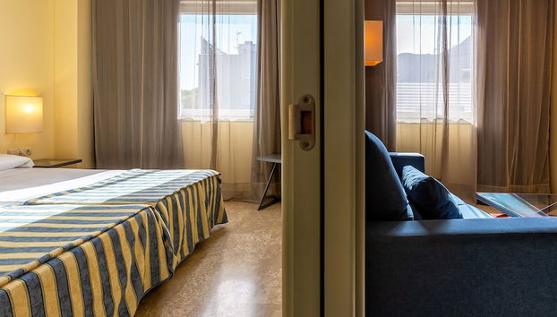 Apartamentos Vértice Sevilla Aljarafe - Photo 5, Room