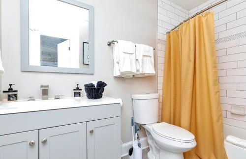 Stay, Play and Pass Go at the Monopoly Penthouse! - Foto 9