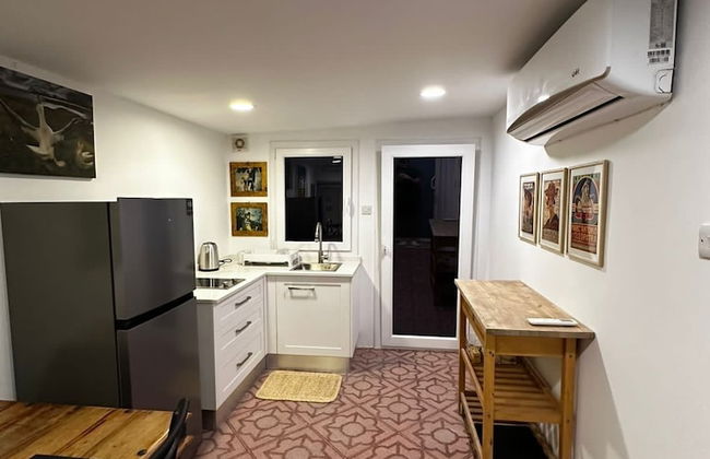 Charming and Cozy Apartment in Dubai Available now - Photo 5