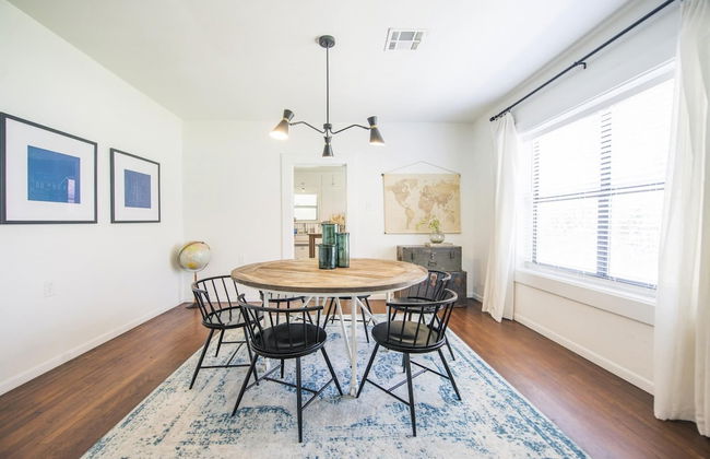 Newly Updated Cozy 1927 Uptown Tudor 4 min to Magnolia - Foto 6