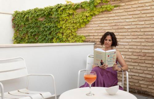 LeonAlba House Private Villa Private rooftop Private Pool Private Andalusian Courtyard Free Parking BBQ 8 Guests - Foto 11