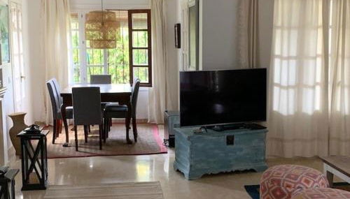 Nice villa with a garden - Photo 4