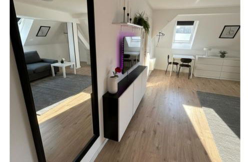 Light-filled Top-Floor Studio in Karlsruhe-Mühlburg - APOLONIAliving - Apt4 - Foto 23