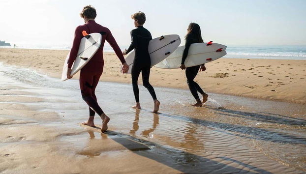 Carcavelos Beach Surf Lesson - Photo 2