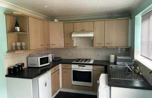 Brades Rise House - 3 bedroom house with 2 toilets with a private garden - Foto 7