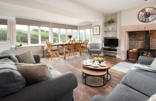 College Cottage - Photo 13