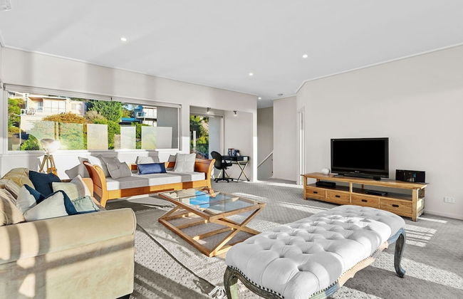 Clifftop Family Retreat With Views Pool - Foto 18