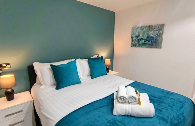 Swan Apartments - By Week2Week - Photo 5